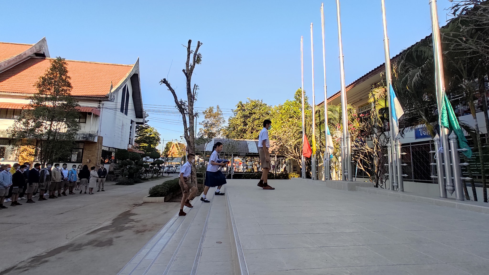 วันนี้ วันจันทร์ที่ 21 ธันวาคม 2563 มีพิธีอัญเชิญธงชาติไทย ขึ้นสู่เสาธงชาติเสาใหม่ ขอขอบคุณทุกภาคส่วน